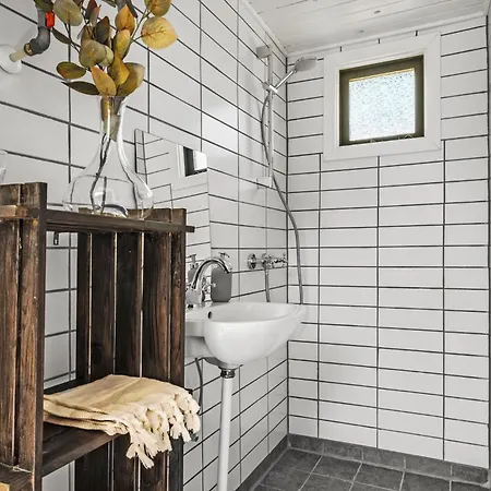 Дом отдыха 4 Bedroom Cozy In Халс