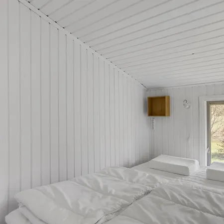 Дом отдыха 4 Bedroom Cozy In Халс