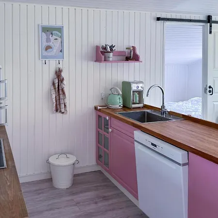 4 Bedroom Cozy In