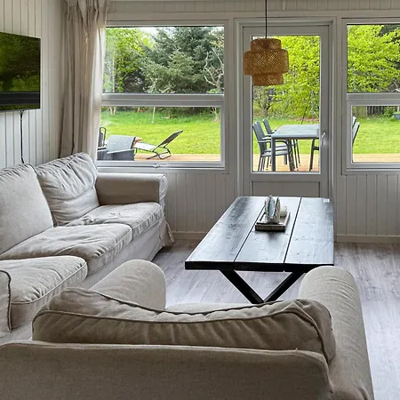 4 Bedroom Cozy In * Hals