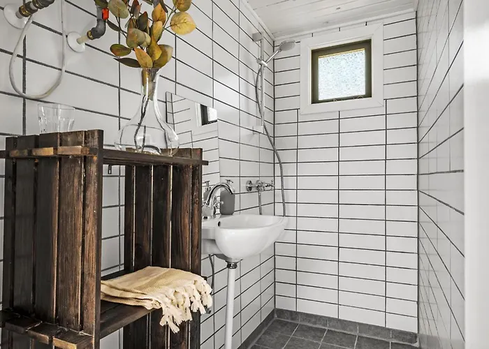 Semesterbostad 4 Bedroom Cozy In Hals