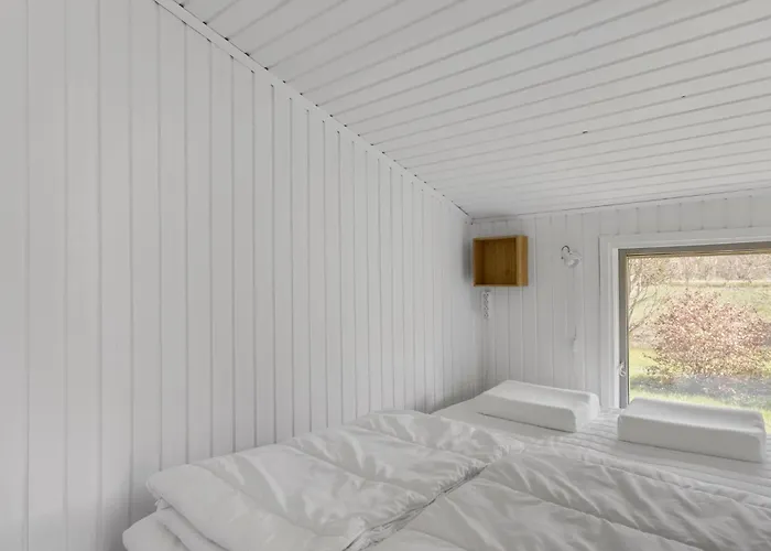 Semesterbostad 4 Bedroom Cozy In Hals