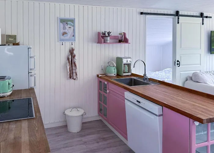 4 Bedroom Cozy In
